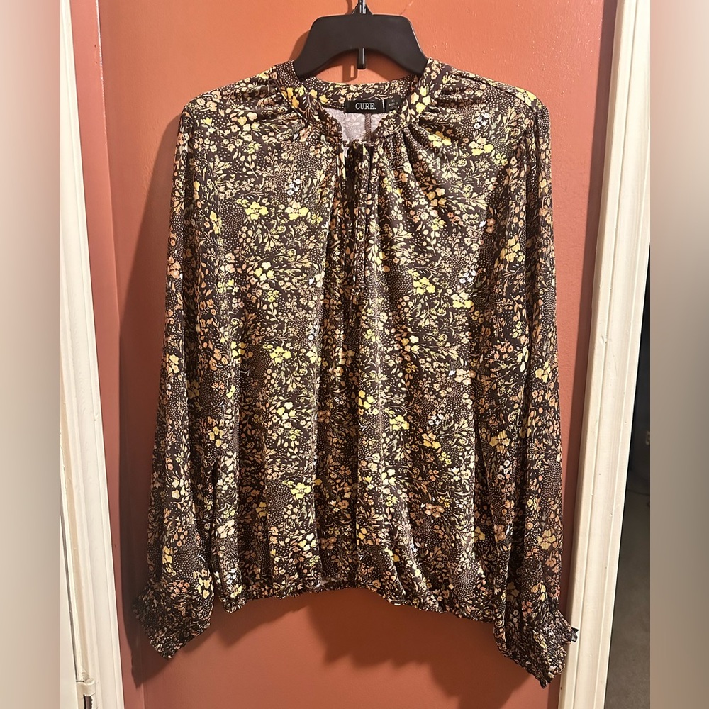Elegant Women's Floral Blouse - Black and Yellow